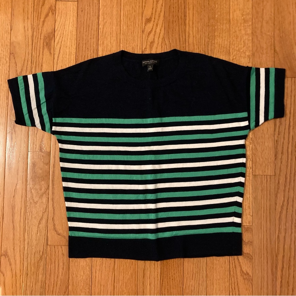 Banana Republic short sleeve sweater, crew neck, 100% merino wool